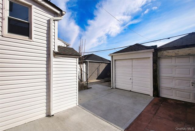 837 E 49th Street, Brooklyn, NY 11203