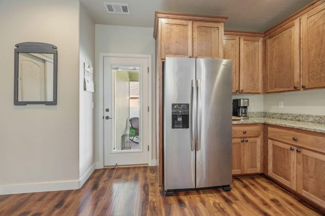 208 SW Blueberry Lane, Grants Pass, OR 97527