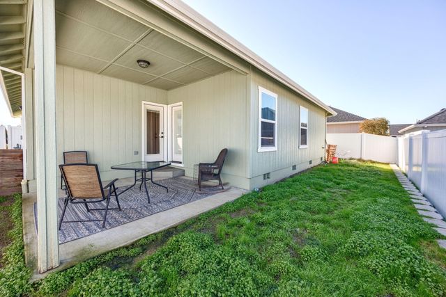 208 SW Blueberry Lane, Grants Pass, OR 97527