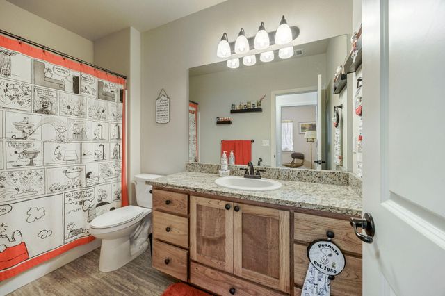 208 SW Blueberry Lane, Grants Pass, OR 97527