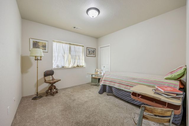 208 SW Blueberry Lane, Grants Pass, OR 97527