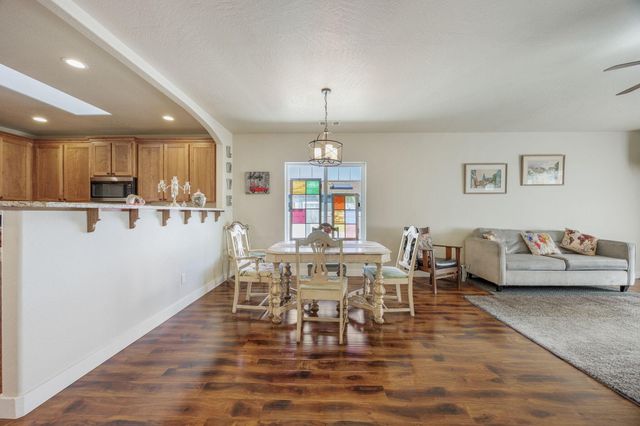 208 SW Blueberry Lane, Grants Pass, OR 97527