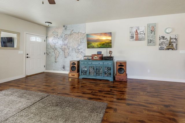 208 SW Blueberry Lane, Grants Pass, OR 97527