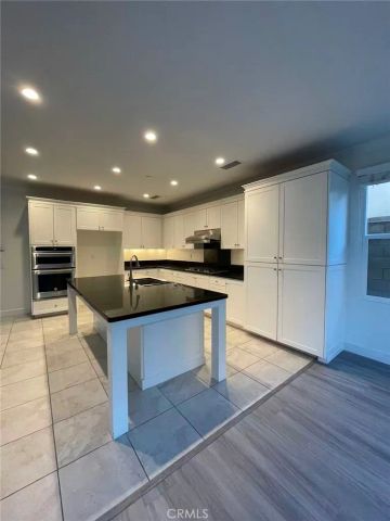 128 Yuba, Irvine, CA 92620