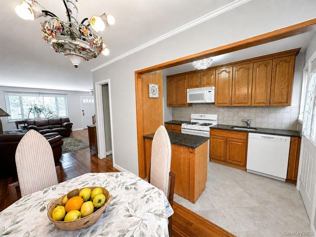 12-14 Bell Boulevard 109, Bayside, NY 11360