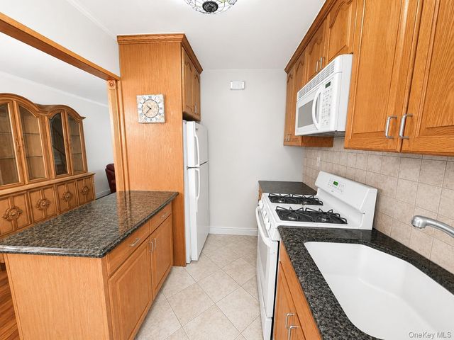 12-14 Bell Boulevard 109, Bayside, NY 11360