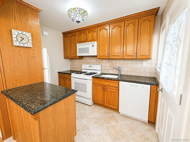 12-14 Bell Boulevard 109, Bayside, NY 11360