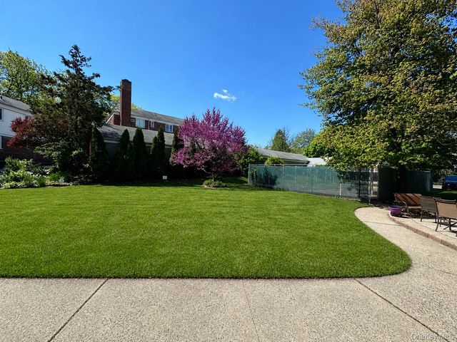 12-14 Bell Boulevard 109, Bayside, NY 11360