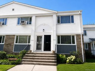 12-14 Bell Boulevard 109, Bayside, NY 11360