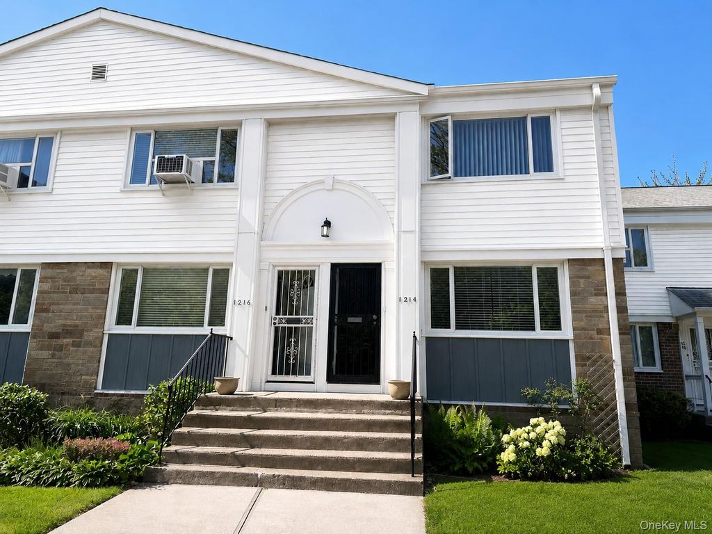 12-14 Bell Boulevard 109, Bayside, NY 11360