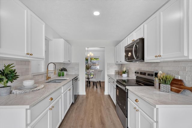 412 Apple Blossom Lane, Hurst, TX 76053