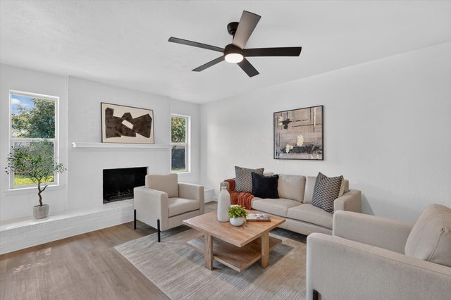 412 Apple Blossom Lane, Hurst, TX 76053