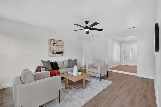 412 Apple Blossom Lane, Hurst, TX 76053