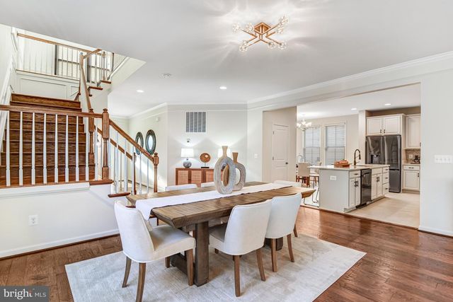 42506 OXFORD FOREST CIR, Chantilly, VA 20152