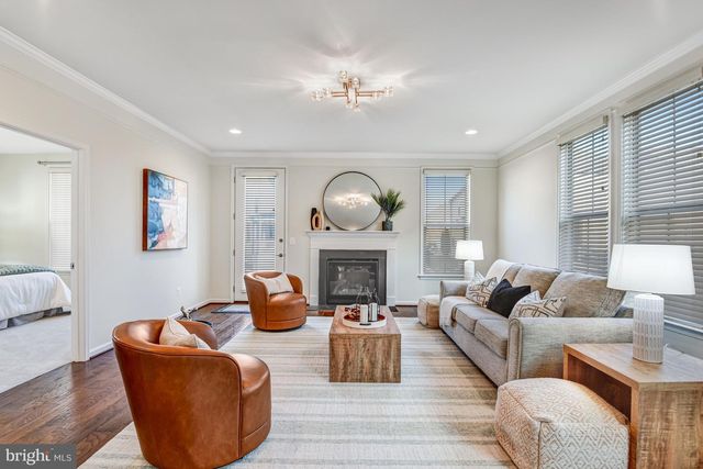 42506 OXFORD FOREST CIR, Chantilly, VA 20152