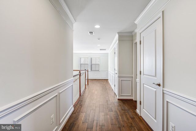 42506 OXFORD FOREST CIR, Chantilly, VA 20152