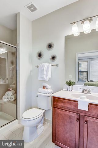 42506 OXFORD FOREST CIR, Chantilly, VA 20152