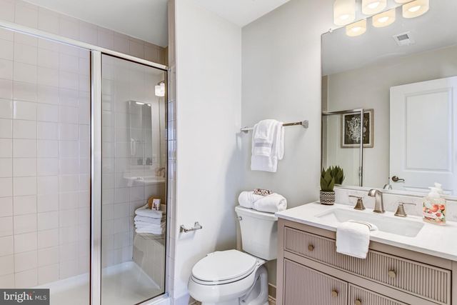 42506 OXFORD FOREST CIR, Chantilly, VA 20152