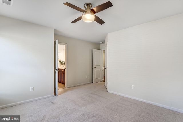 42506 OXFORD FOREST CIR, Chantilly, VA 20152