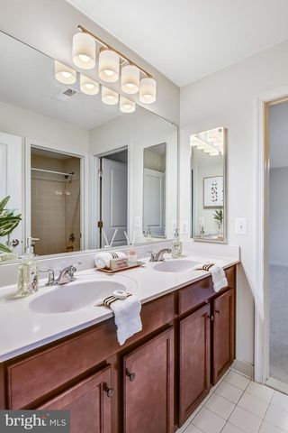 42506 OXFORD FOREST CIR, Chantilly, VA 20152