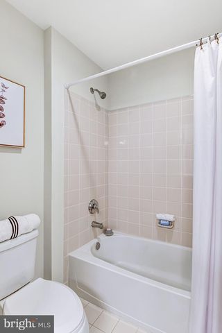 42506 OXFORD FOREST CIR, Chantilly, VA 20152