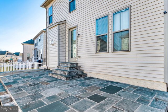 42506 OXFORD FOREST CIR, Chantilly, VA 20152