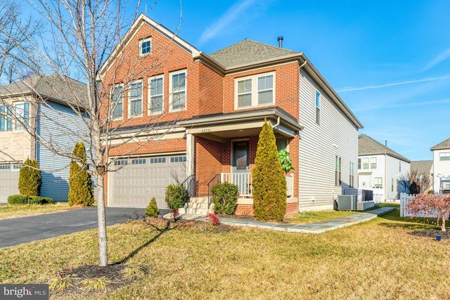 42506 OXFORD FOREST CIR, Chantilly, VA 20152