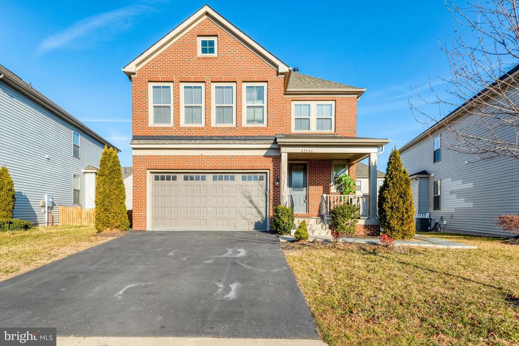 42506 OXFORD FOREST CIR, Chantilly, VA 20152