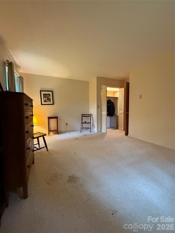 118 Brightwater Heights Drive, Hendersonville, NC 28791
