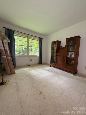 118 Brightwater Heights Drive, Hendersonville, NC 28791
