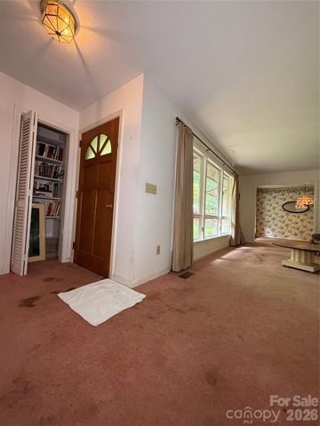 118 Brightwater Heights Drive, Hendersonville, NC 28791