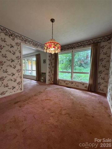 118 Brightwater Heights Drive, Hendersonville, NC 28791