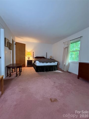 118 Brightwater Heights Drive, Hendersonville, NC 28791