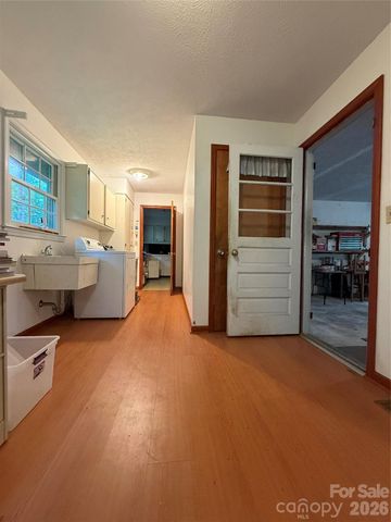 118 Brightwater Heights Drive, Hendersonville, NC 28791