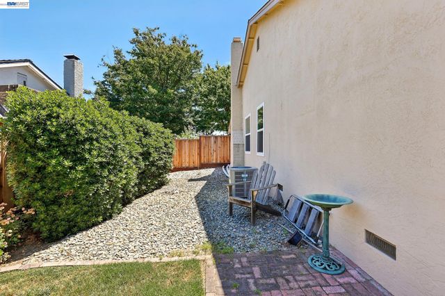 532 Curlew Road, Livermore, CA 94551