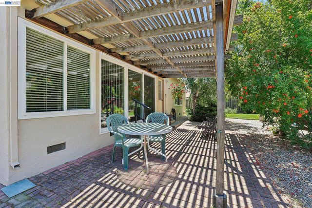 532 Curlew Road, Livermore, CA 94551