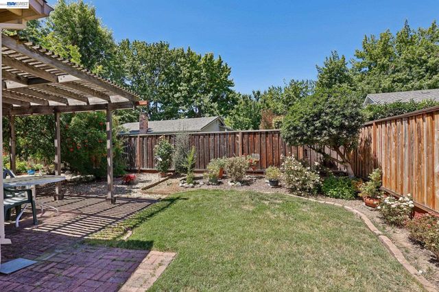 532 Curlew Road, Livermore, CA 94551
