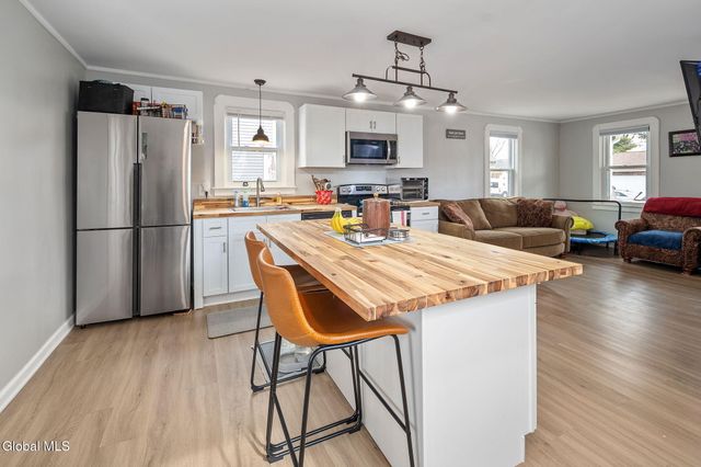 1745 Amsterdam Avenue, Rotterdam, NY 12303