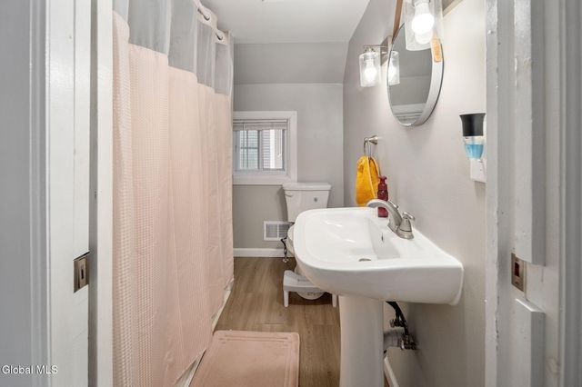 1745 Amsterdam Avenue, Rotterdam, NY 12303