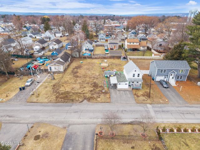 1745 Amsterdam Avenue, Rotterdam, NY 12303