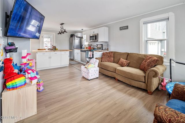 1745 Amsterdam Avenue, Rotterdam, NY 12303