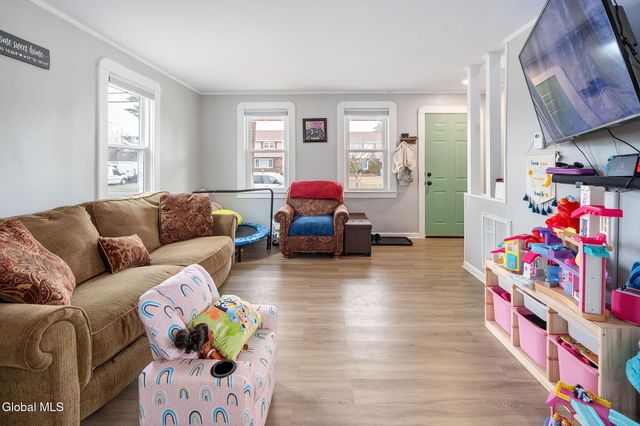 1745 Amsterdam Avenue, Rotterdam, NY 12303