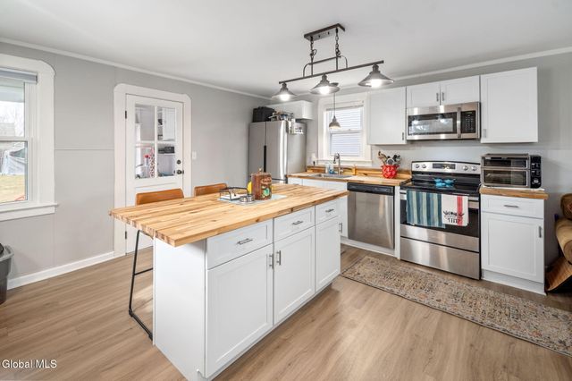 1745 Amsterdam Avenue, Rotterdam, NY 12303