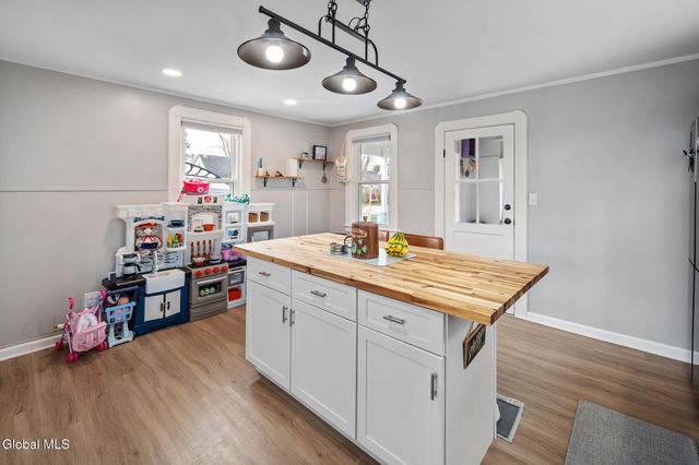 1745 Amsterdam Avenue, Rotterdam, NY 12303