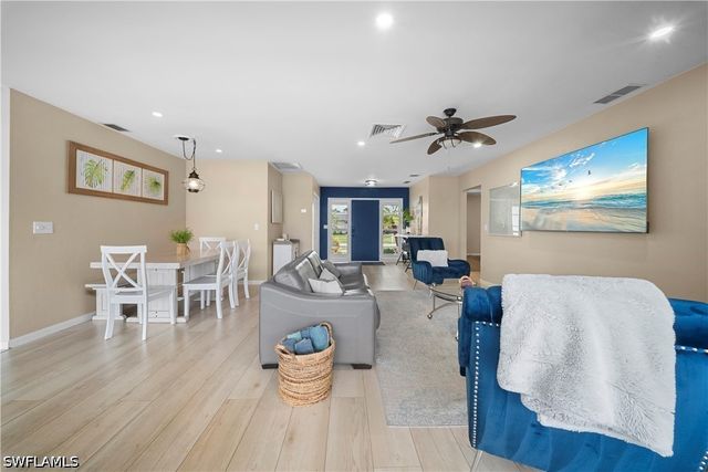 212 Angler CT, Marco Island, FL 34145