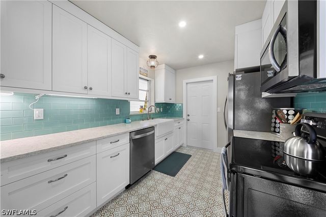 212 Angler CT, Marco Island, FL 34145