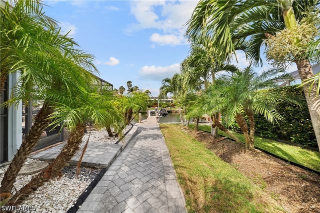 212 Angler CT, Marco Island, FL 34145