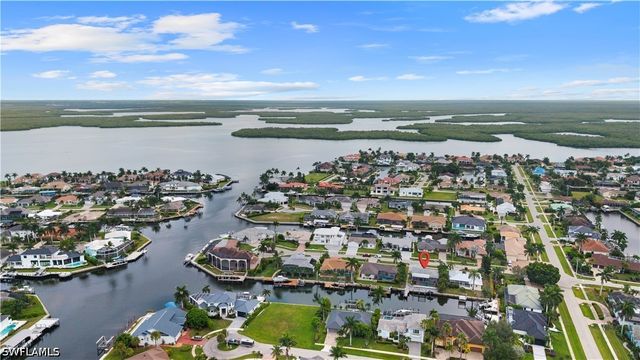 212 Angler CT, Marco Island, FL 34145