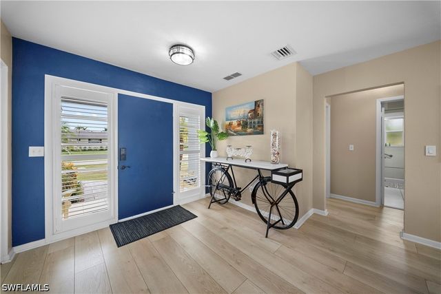212 Angler CT, Marco Island, FL 34145