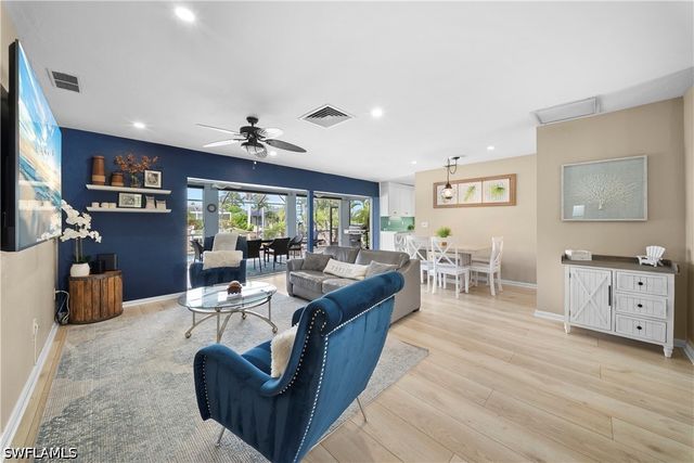 212 Angler CT, Marco Island, FL 34145
